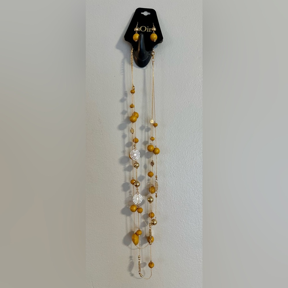 New NOIR Jewelry Dangle Earrings and Necklace Set